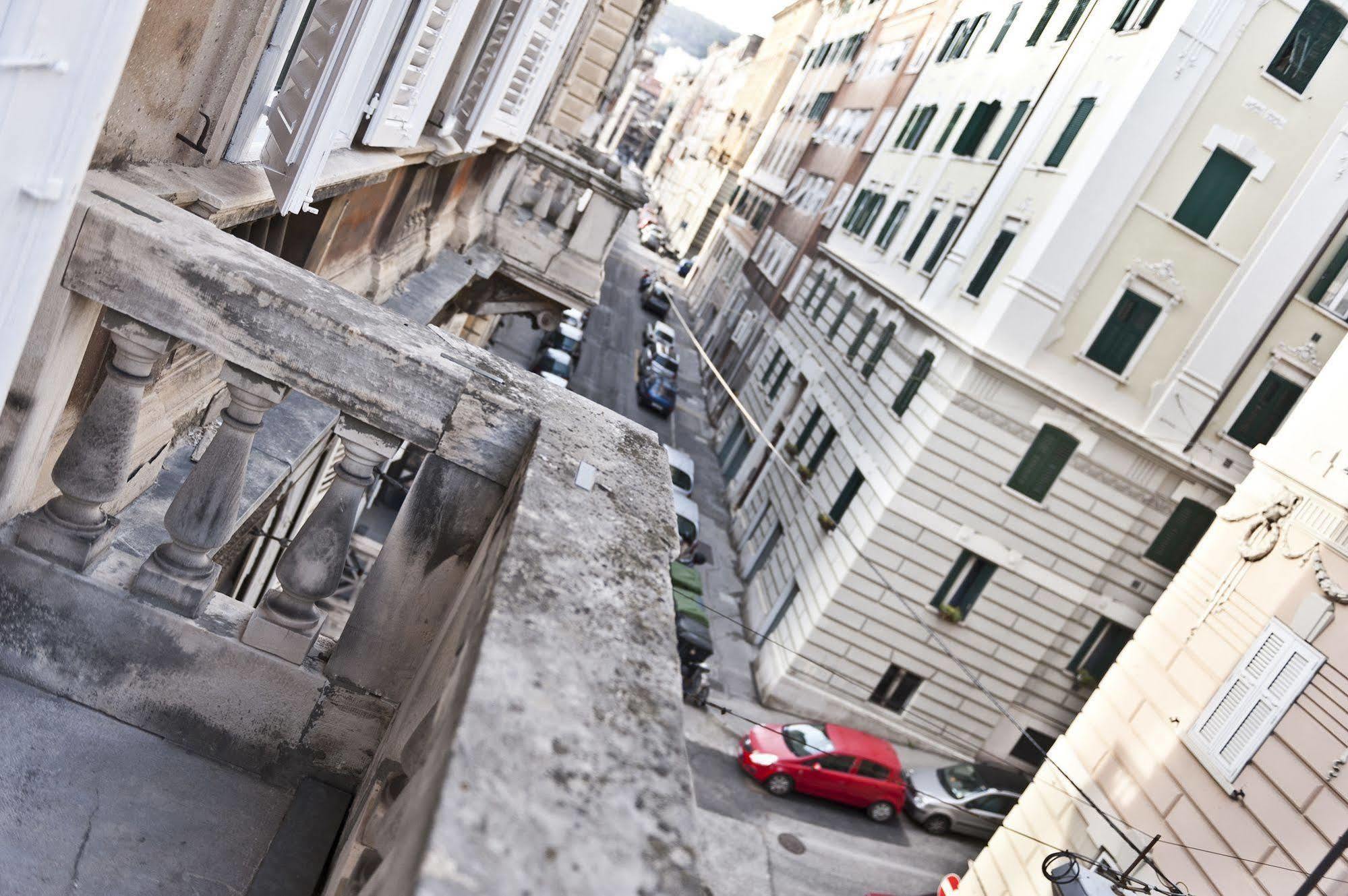 Domus Liberta - Boutique Rooms Trieste Eksteriør bilde